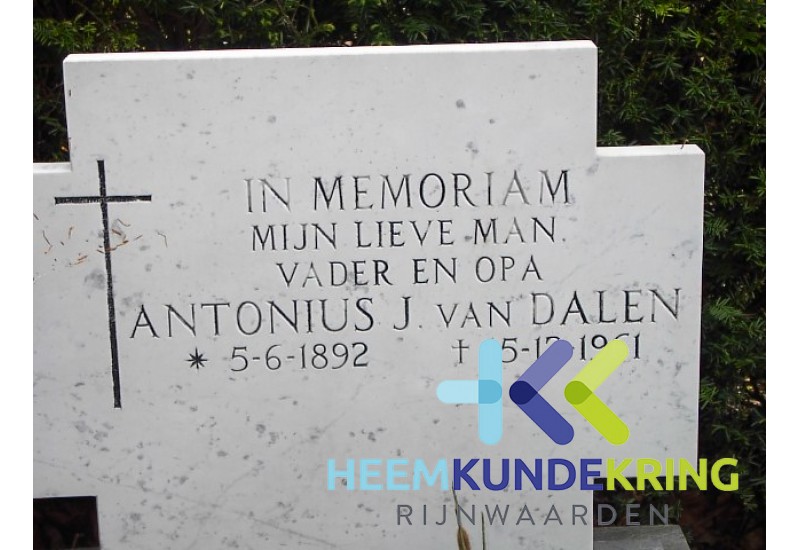 Grafstenen kerkhof Herwen Coll. HKR (333) A.J.van Dalen
